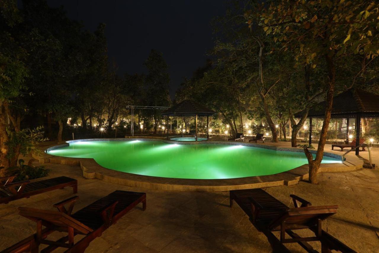 Sterling Padam Pench Hotel Khawāsa Buitenkant foto