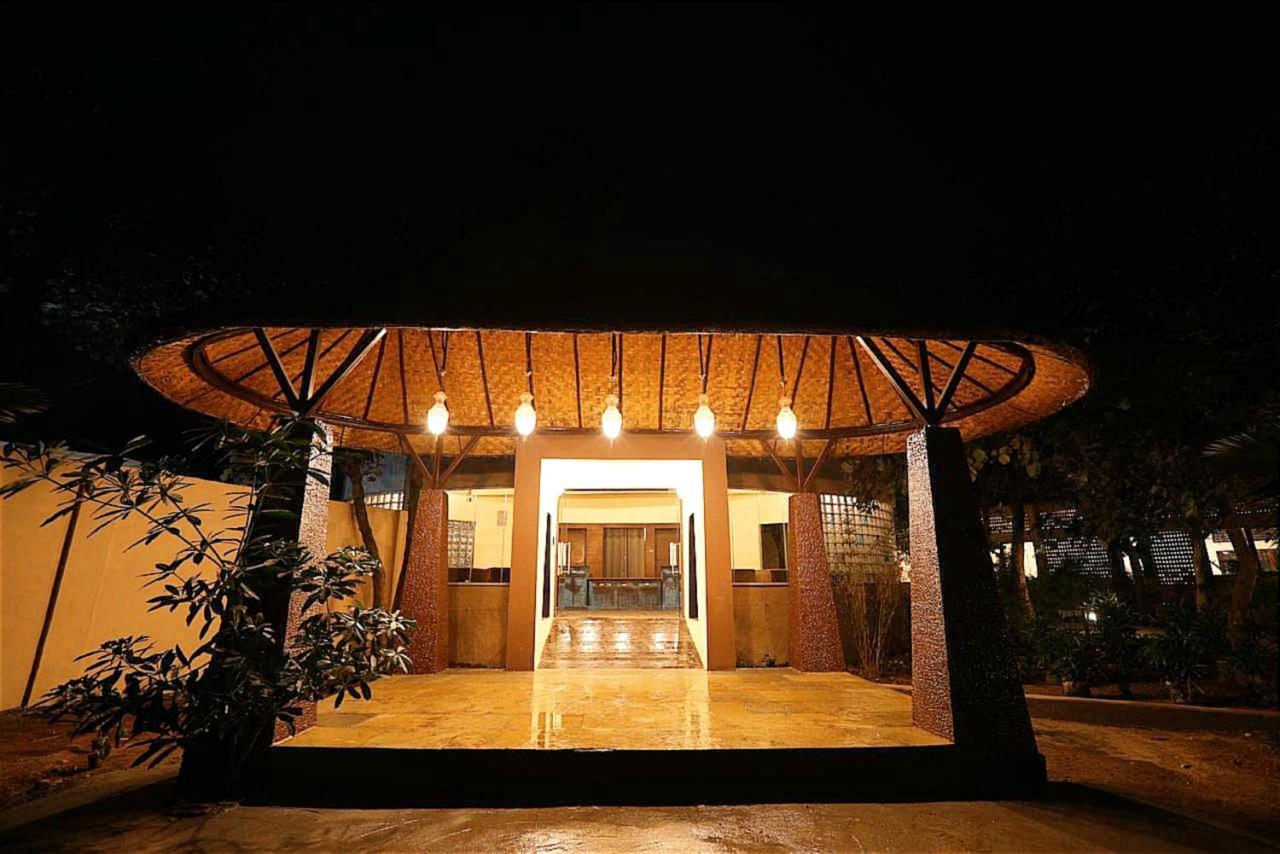 Sterling Padam Pench Hotel Khawāsa Buitenkant foto