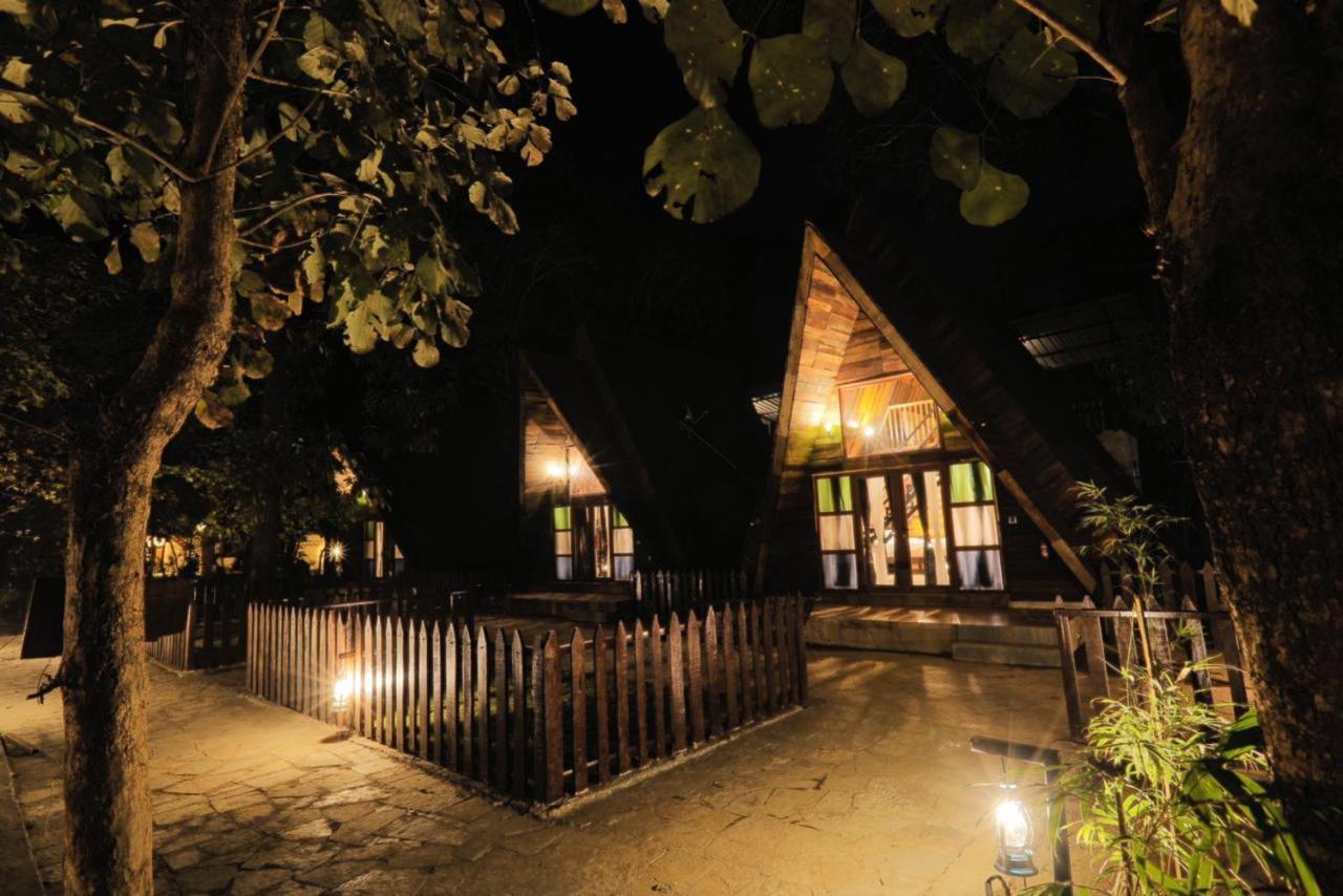 Sterling Padam Pench Hotel Khawāsa Buitenkant foto