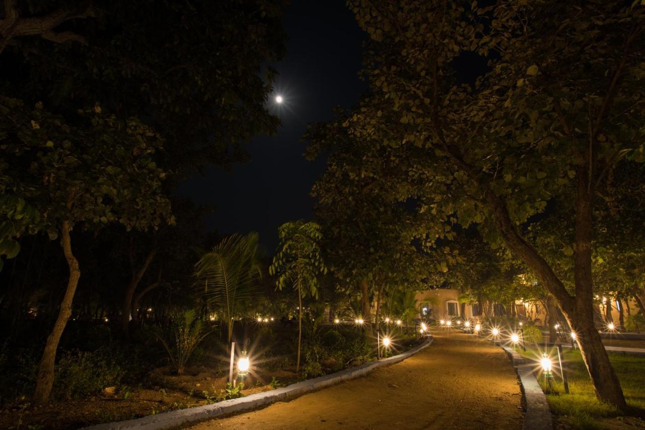 Sterling Padam Pench Hotel Khawāsa Buitenkant foto