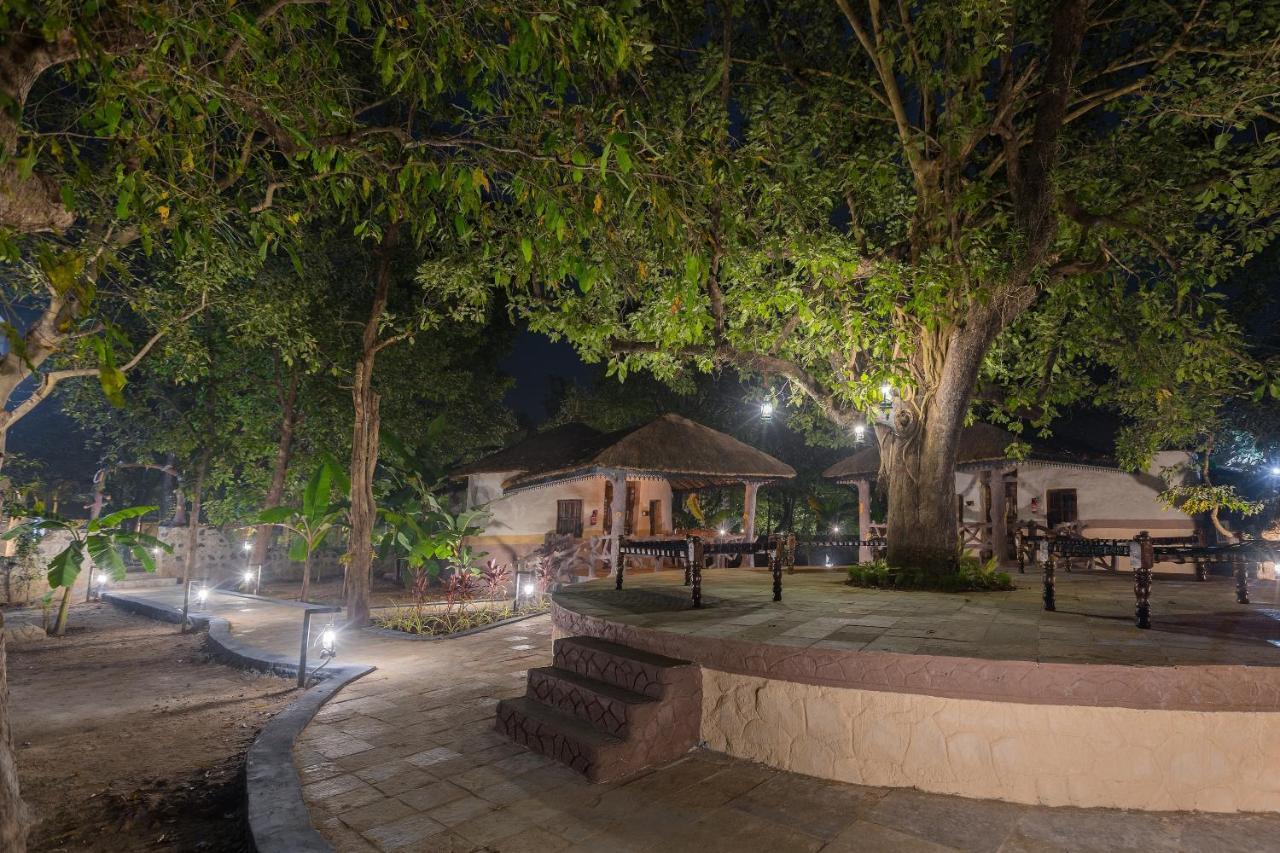 Sterling Padam Pench Hotel Khawāsa Buitenkant foto