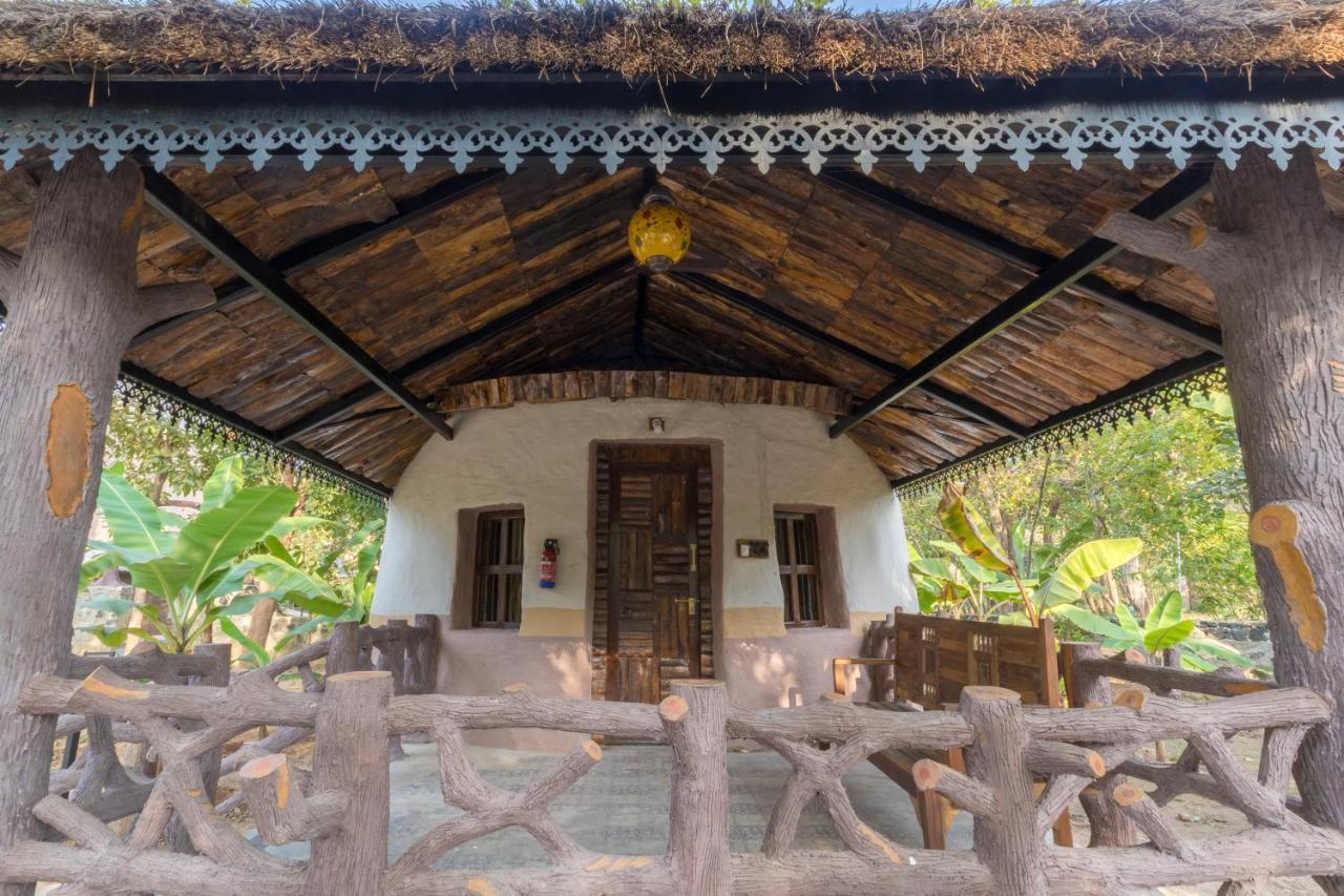 Sterling Padam Pench Hotel Khawāsa Buitenkant foto