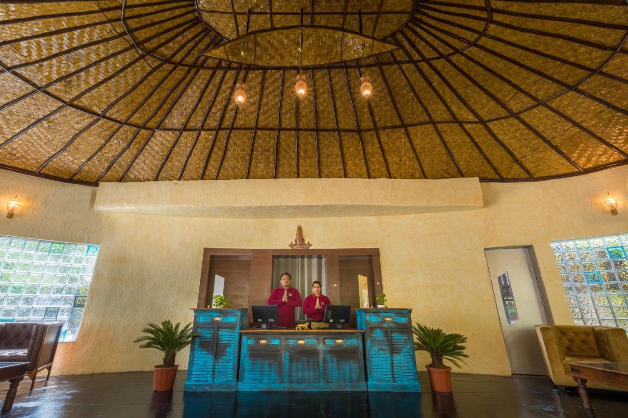 Sterling Padam Pench Hotel Khawāsa Buitenkant foto