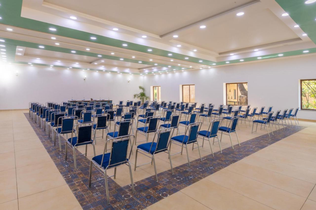 Sterling Padam Pench Hotel Khawāsa Buitenkant foto