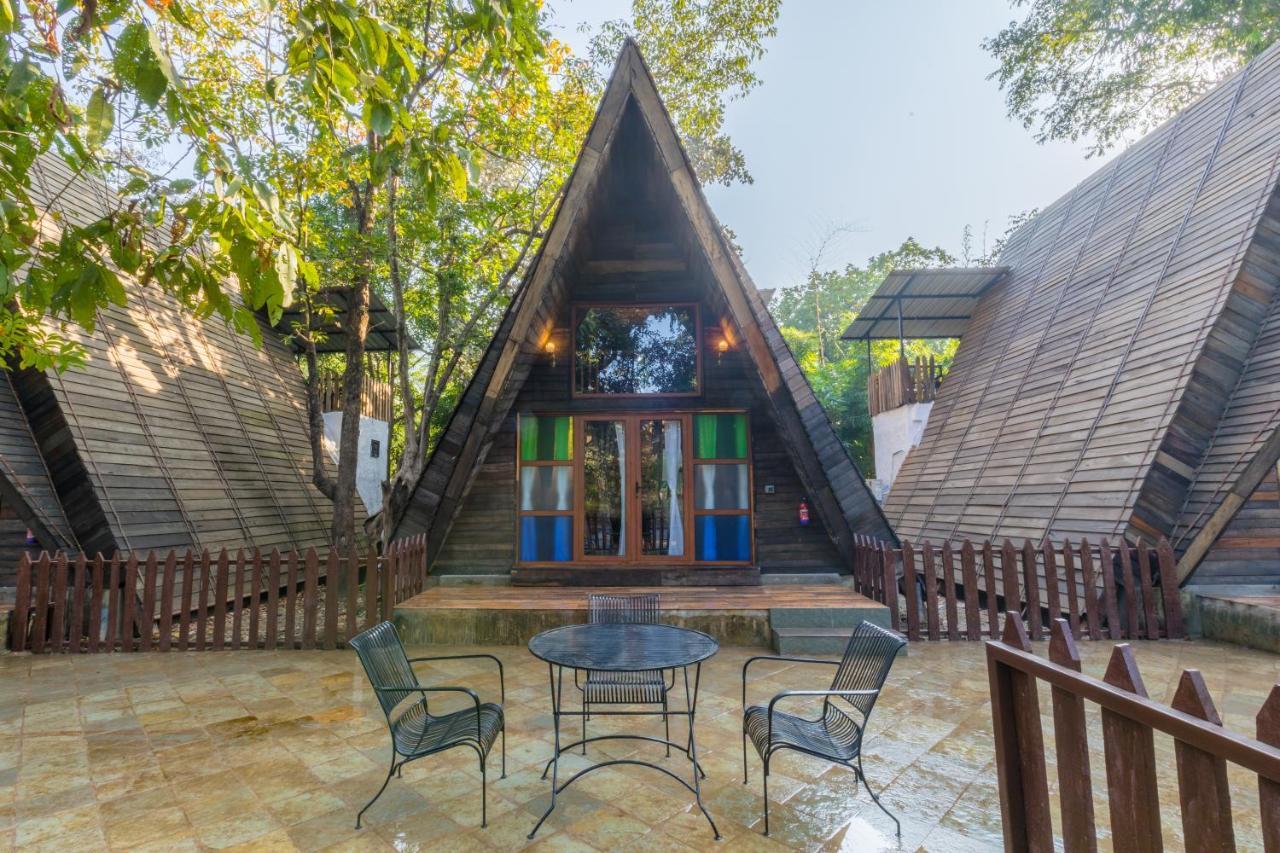 Sterling Padam Pench Hotel Khawāsa Buitenkant foto